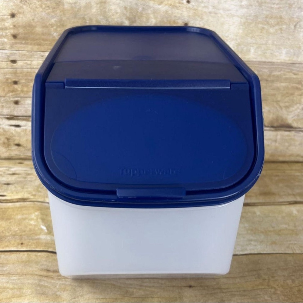 Tupperware Access Mate with blue lid. 5.5L